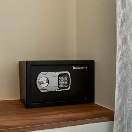 Devina 2025 , Luxury Jacuzzi Hriszí Aktí Haniá