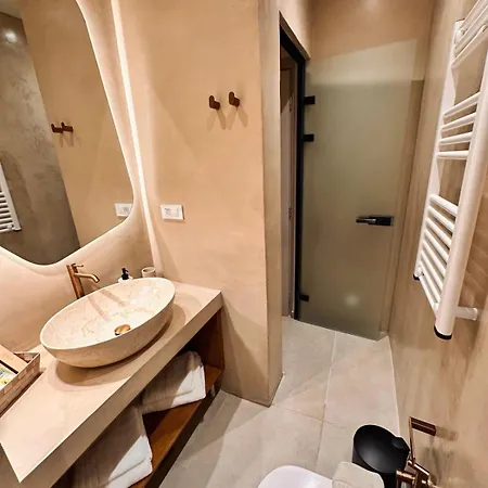 Devina 2025 , Luxury Jacuzzi La Canea