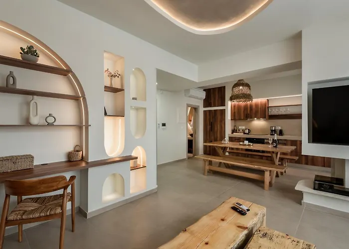 Devina 2025 , Luxury Jacuzzi Villa Hriszí Aktí Haniá