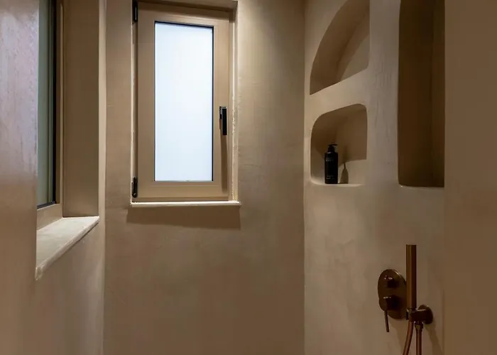 Devina 2025 , Luxury Jacuzzi * Hriszí Aktí Haniá