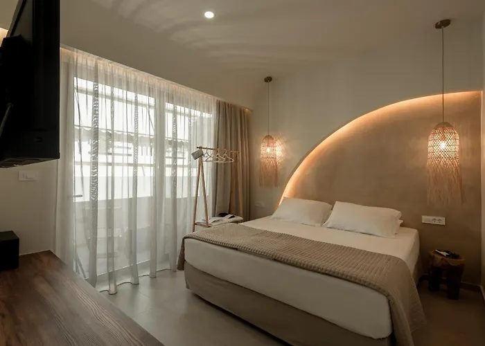 Devina 2025 , Luxury Jacuzzi * Hriszí Aktí Haniá